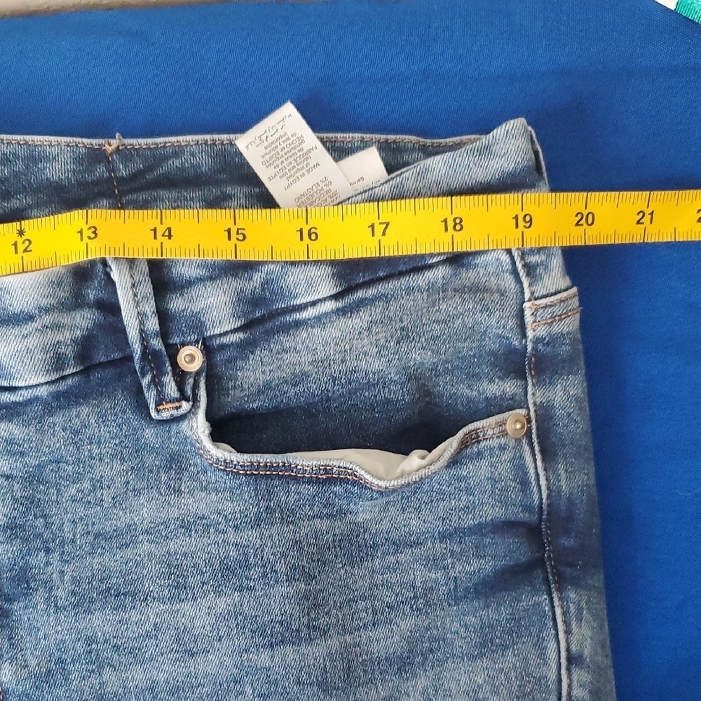 Good American Classic Blue Jeans Soft-tech Good Legs Straight Jeans - Picture 5 of 9